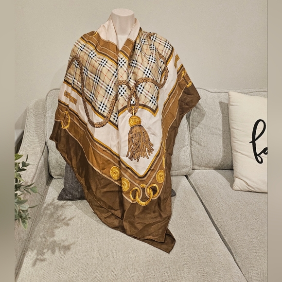 Brand New BURBERRY Silk Scarf Shawl - Picture 2 of 9